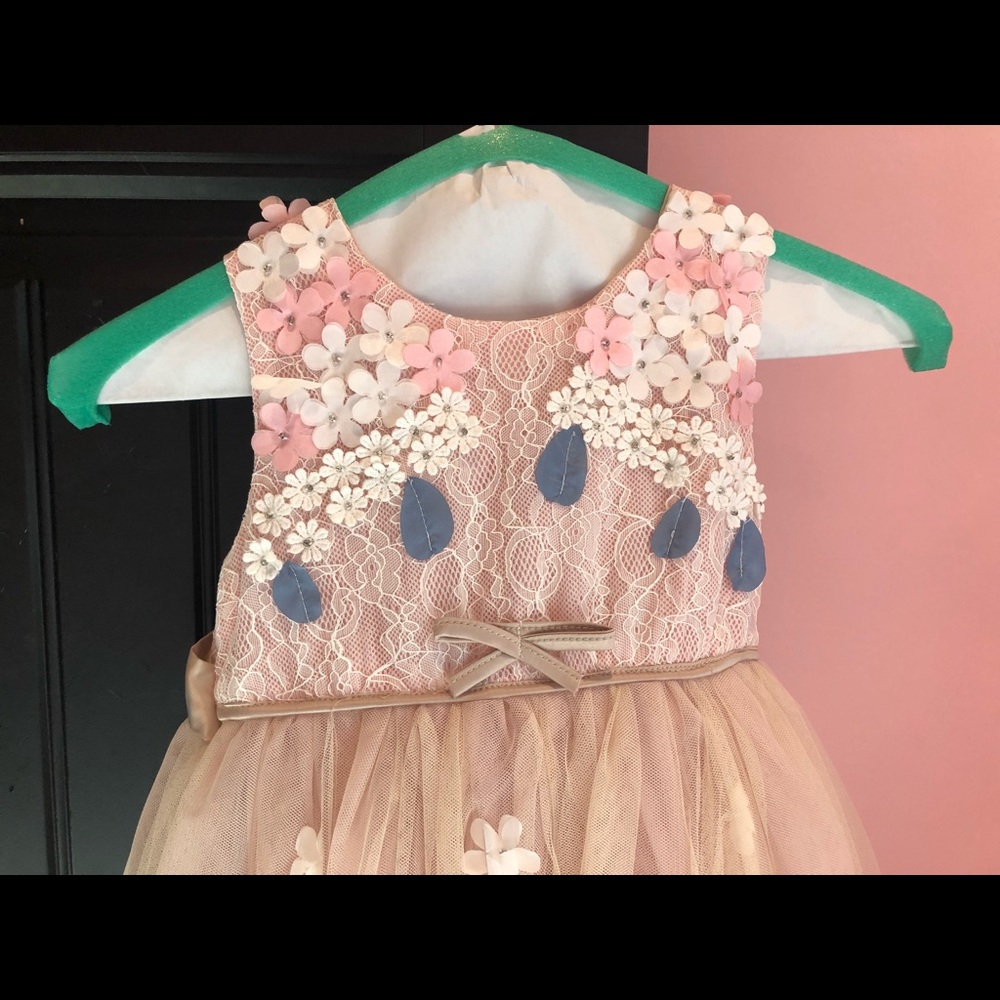 Girl’s size 5 dress